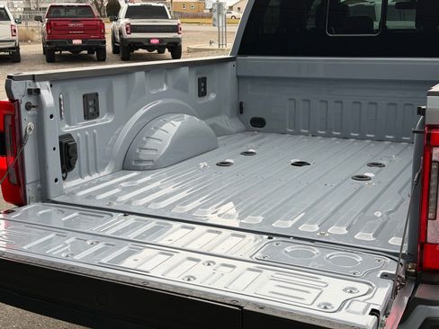 Used 2025 Ford F350 Platinum image 9
