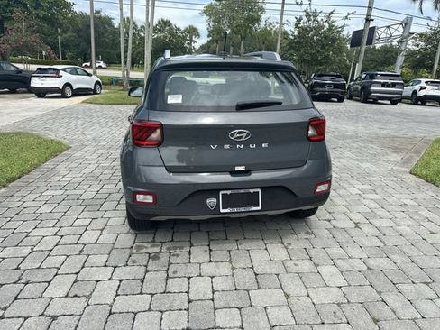 Used 2025 Hyundai Venue SEL FWD image 35