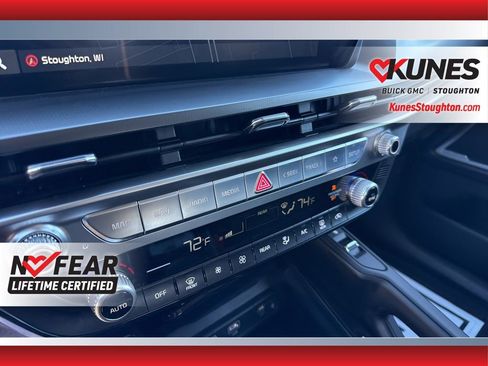 Used 2025 Kia Telluride S image 28