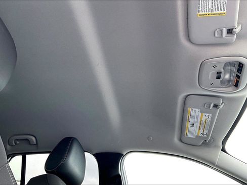 Used 2025 Chevrolet Trax LT image 23
