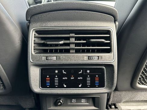 Used 2021 Audi Q8 Premium Plus w/ Premium Plus Package image 29