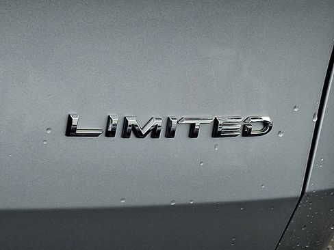 Used 2024 Toyota Grand Highlander Limited image 35