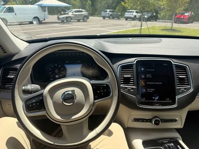 Used 2022 Volvo XC90 T5 Momentum w/ Protection Package Premier