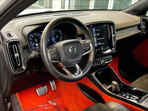 Used 2019 Volvo XC40 T5 R-Design image 18