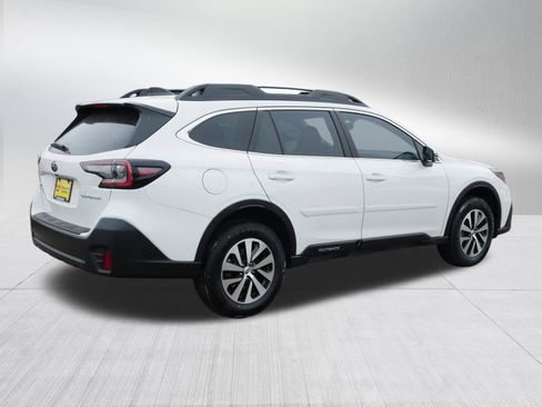 Used 2022 Subaru Outback Premium image 7