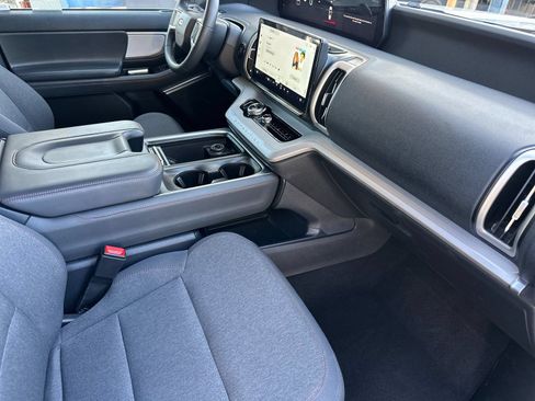 Used 2025 Ford Expedition Max Active AWD/4WD image 19