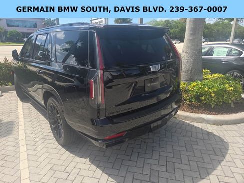 Used 2023 Cadillac Escalade Sport Platinum w/ LPO, ONYX Package image 11