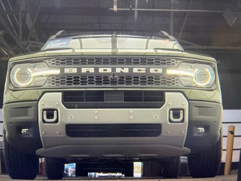 Used 2025 Ford Bronco Sport Badlands w/ Badlands Tech Package AWD/4WD image 17