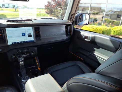 Used 2024 Ford Bronco Badlands AWD/4WD image 10