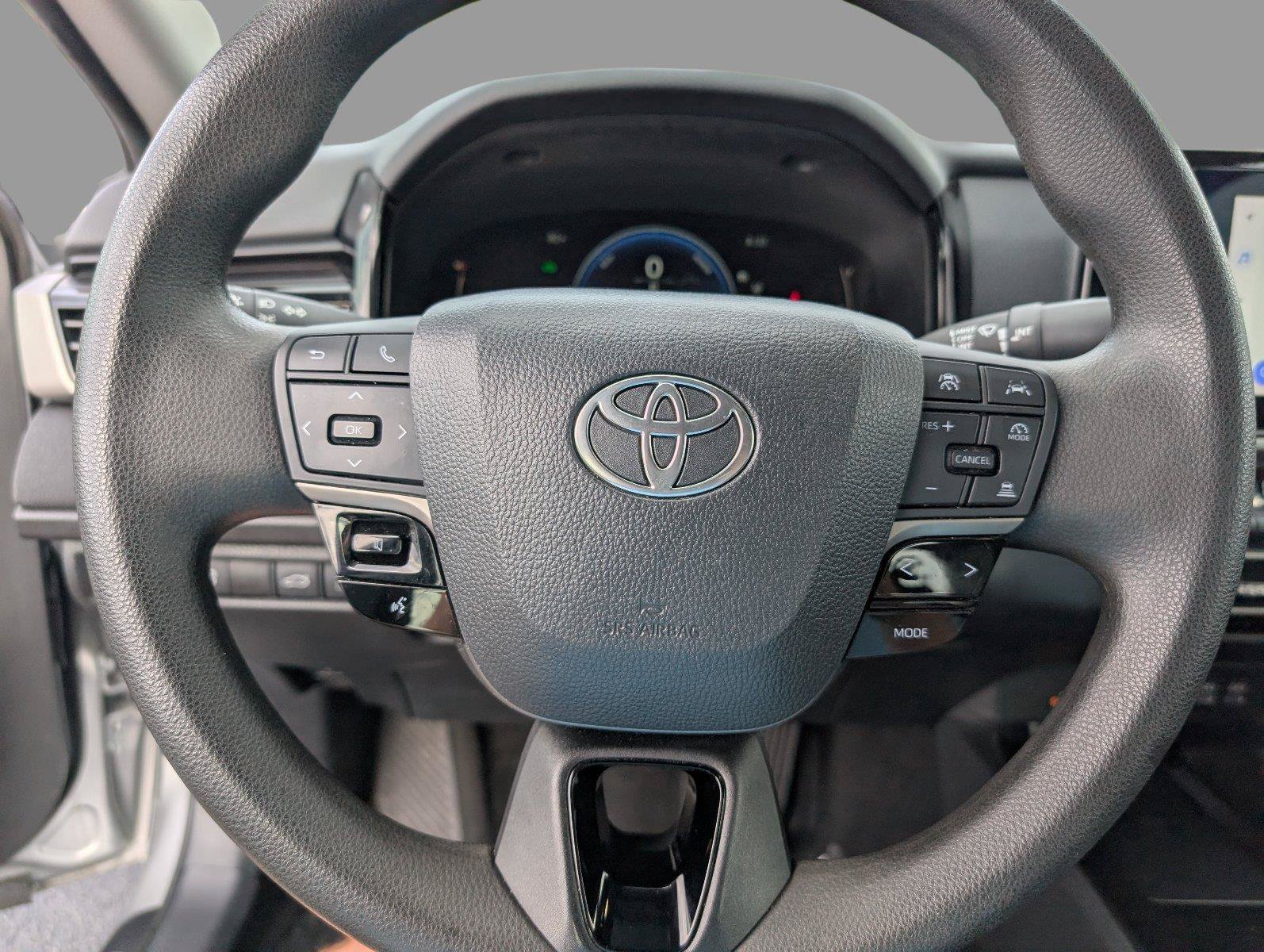 Used 2025 Toyota Camry LE FWD image 25