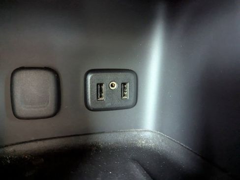 Used 2017 GMC Acadia SLE w/ Driver Alert Package I image 24