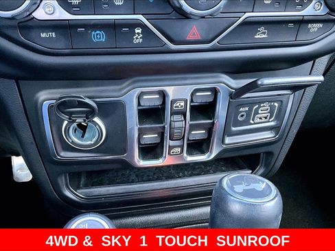 Used 2023 Jeep Wrangler Unlimited Sahara w/ Cold Weather Group image 15