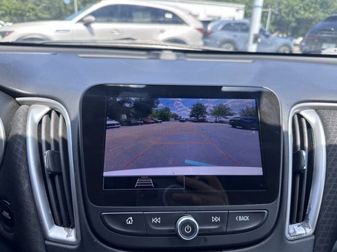 Used 2025 Chevrolet Malibu LT FWD image 13