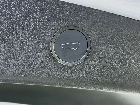 Used 2022 Tesla Model 3 Long Range AWD/4WD image 28