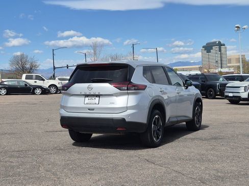 Used 2025 Nissan Rogue SV AWD/4WD image 5