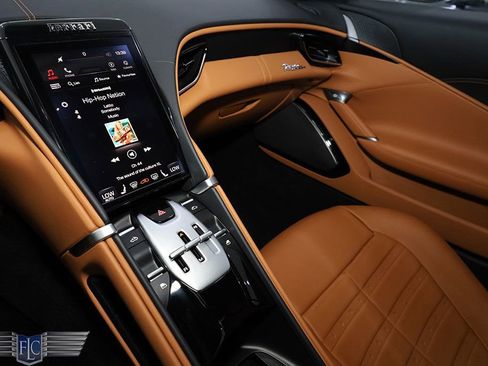 Used 2025 Ferrari Roma Spider image 21