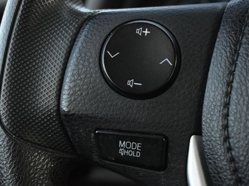 Used 2018 Toyota Corolla L image 18