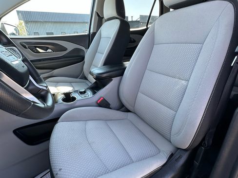 Used 2023 GMC Terrain SLE w/ Driver Convenience Package image 18