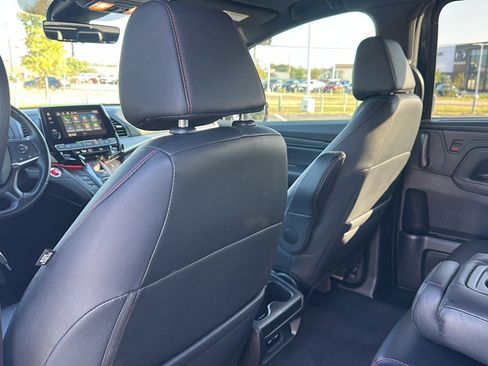 Used 2023 Honda Odyssey Sport image 17