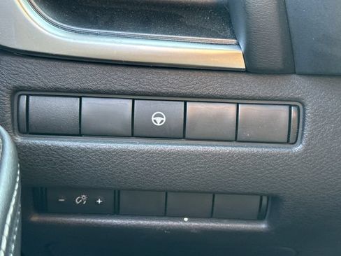 Used 2021 Nissan Rogue SV AWD/4WD image 31