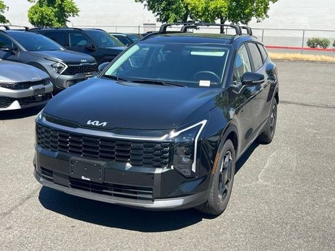 Certified 2026 Kia Sportage EX w/ EX Panoramic Sunroof Package AWD/4WD image 3