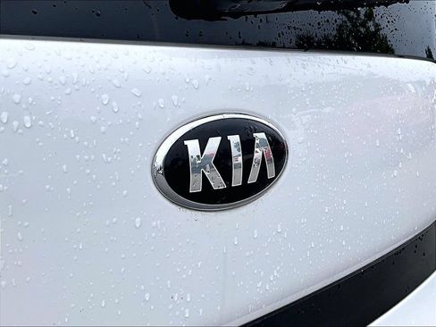 Used 2016 Kia Soul FWD image 9