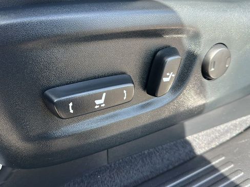 Used 2023 Lexus GX 460 Premium w/ Premium Package image 26