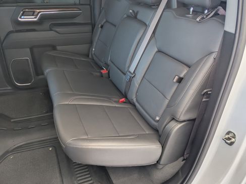 Used 2024 Chevrolet Silverado 2500 LT w/ Z71 Sport Edition image 18