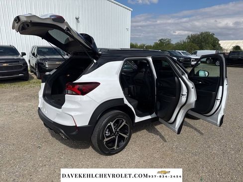 Used 2022 Chevrolet TrailBlazer RS FWD image 30