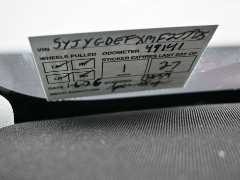 Used 2021 Tesla Model Y Performance image 9