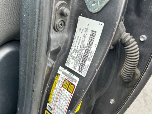 Used 2015 Toyota Tundra SR5 w/ SR5 Upgrade Package image 32