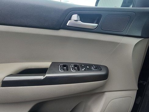 Used 2020 Kia Sportage LX FWD image 18