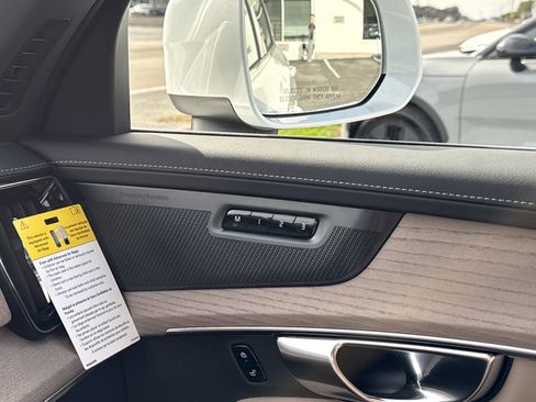 New 2026 Volvo XC90 B6 Ultra image 34