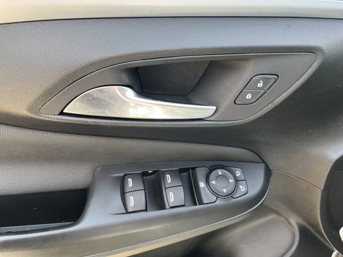 Used 2024 Buick Envista Preferred w/ Convenience I Package image 25