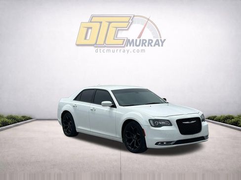 Used 2019 Chrysler 300 S RWD image 3