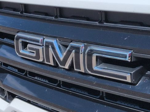 Used 2022 GMC Sierra 1500 Elevation w/ LPO, Elevation Black Package AWD/4WD image 12
