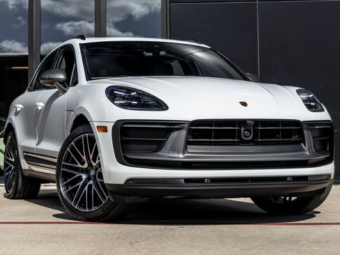 Certified 2026 Porsche Macan Turbo AWD/4WD image 6