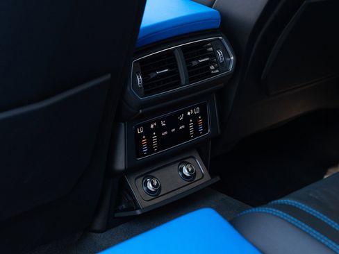 Used 2019 Lamborghini Urus AWD/4WD image 68