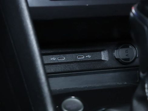 Certified 2022 Volkswagen Tiguan SEL R-Line image 22