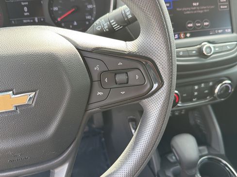 Used 2023 Chevrolet TrailBlazer LT FWD image 18
