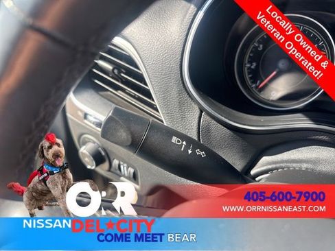 Used 2021 Jeep Cherokee Latitude Plus FWD image 21