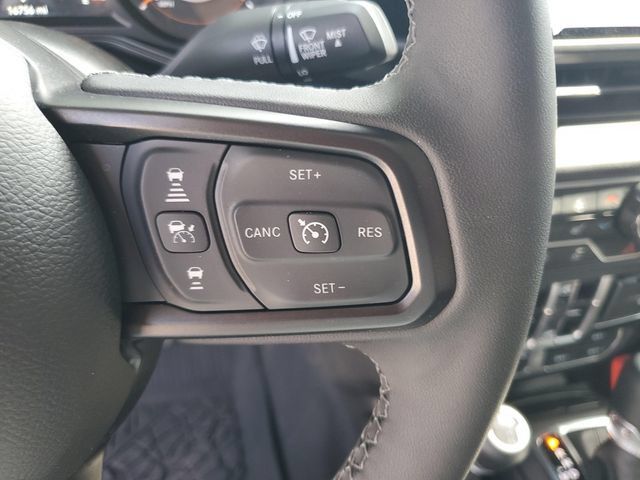 Used 2025 Jeep Gladiator Mojave w/ Convenience Group AWD/4WD image 17