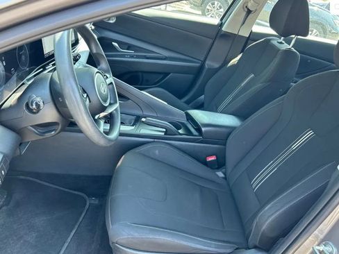 Used 2024 Hyundai Elantra SEL FWD image 2
