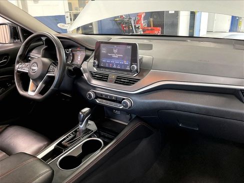 Used 2023 Nissan Altima 2.5 SR FWD image 14