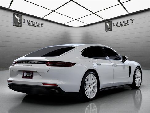 Used 2020 Porsche Panamera 4 image 4