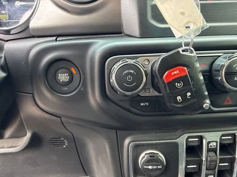 Used 2023 Jeep Wrangler Unlimited w/ Cold Weather Group AWD/4WD image 39