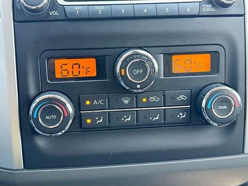 Used 2018 Nissan Frontier SV image 18