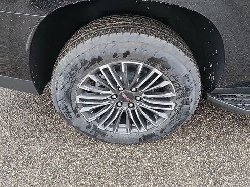 New 2026 GMC Yukon XL Elevation image 5