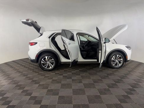 Used 2023 Buick Envision Essence image 13