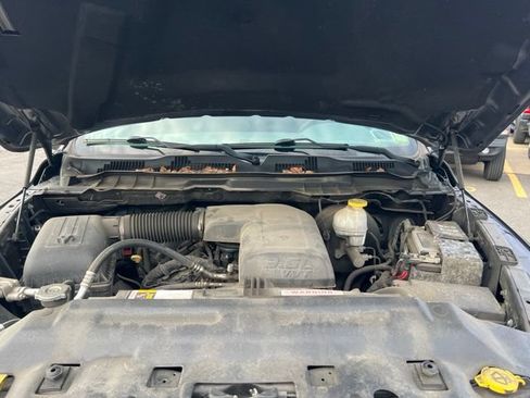 Used 2018 RAM 1500 Express w/ Express Value Package AWD/4WD image 9